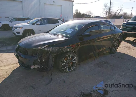 2016 Chrysler 200 S z USA, uszkodzony, nr VIN 1C3CCCBB0GN104879